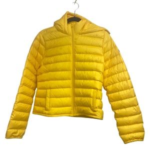 Abercrombie yellow lightweight puffer jacket